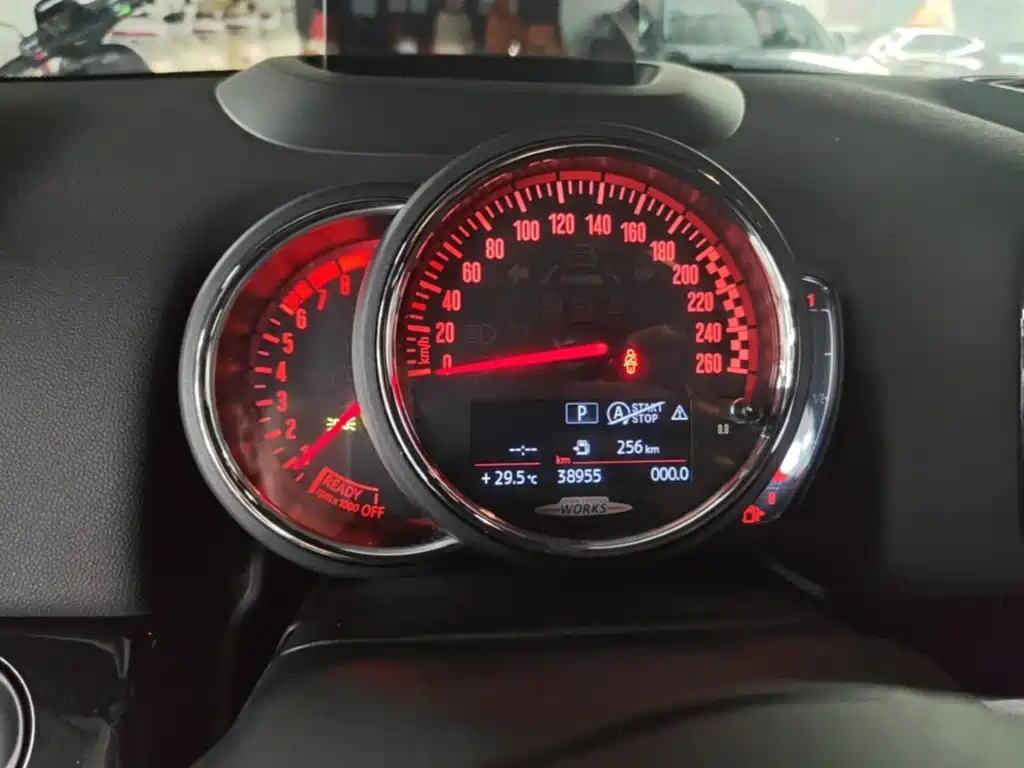 MINI JCW COUNTRYMAN 2017 — фото 12