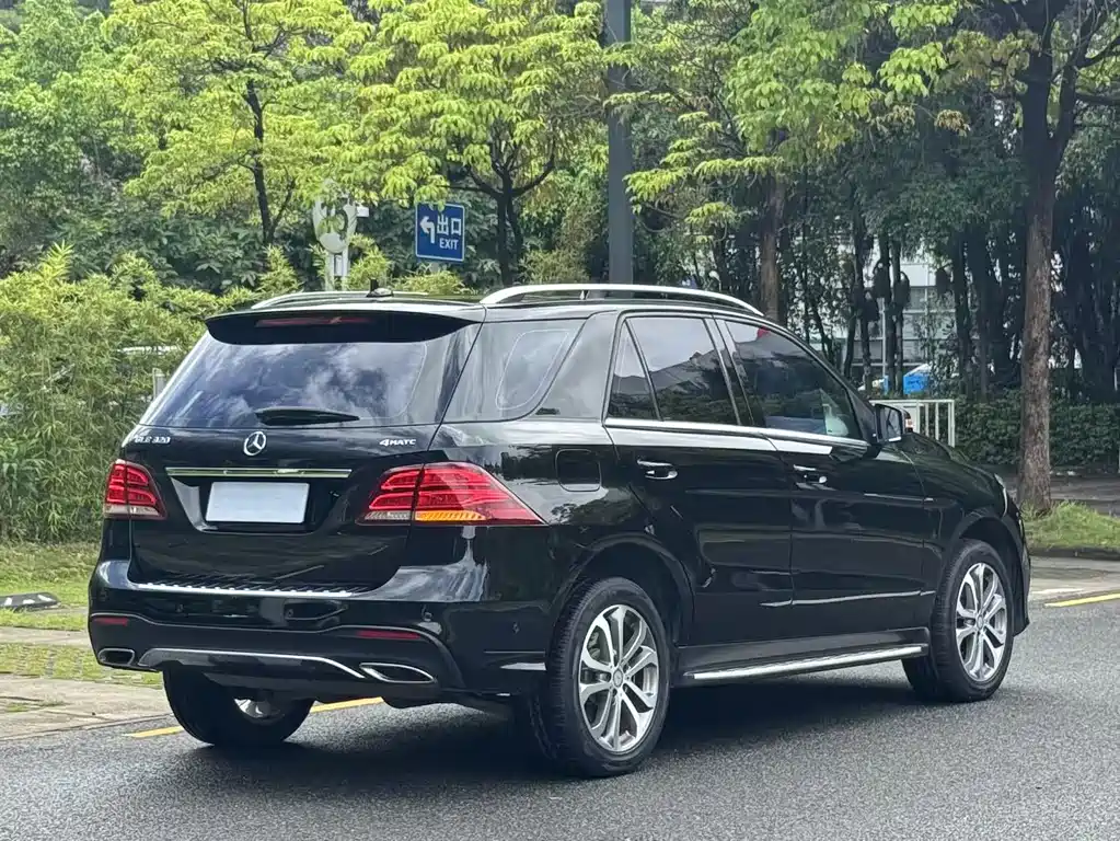 Mercedes-Benz GLE 2017 — фото 13