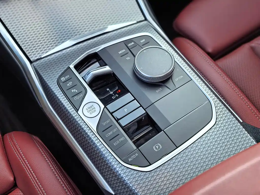 BMW 3 Series 2023 — фото 14