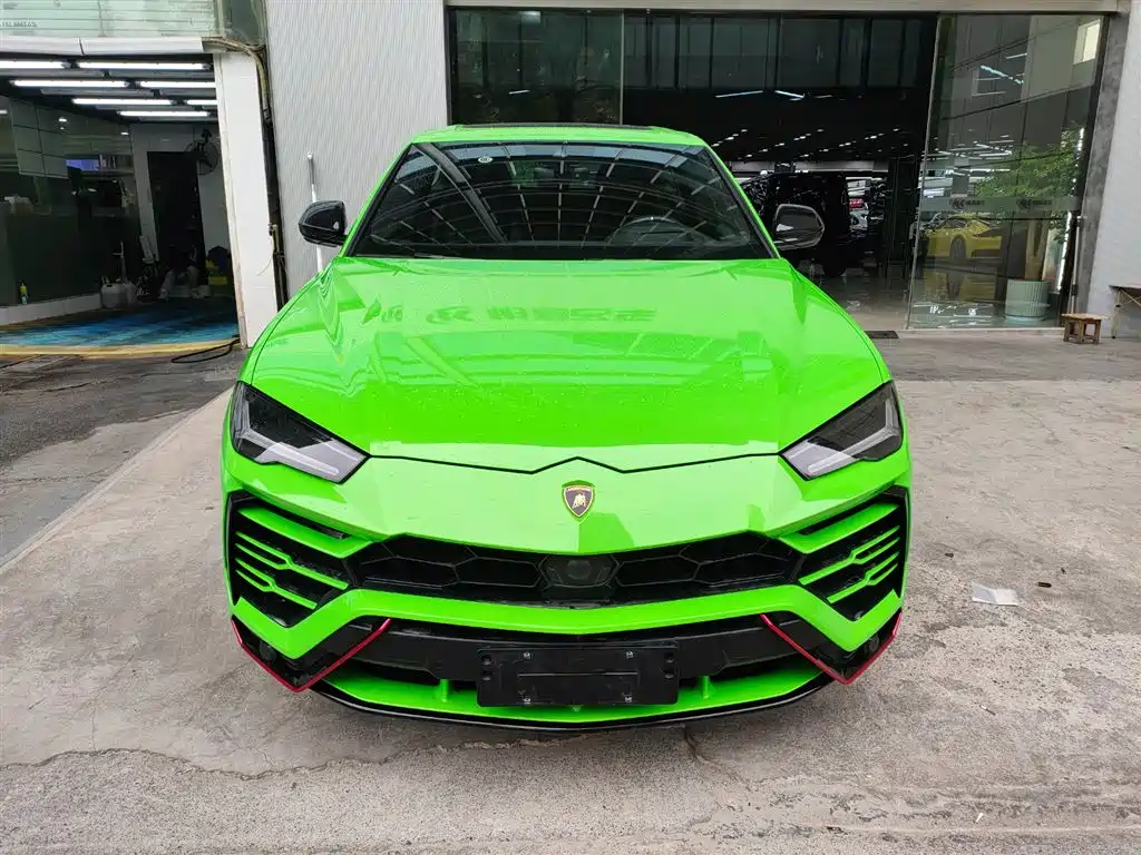Lamborghini Urus 2021