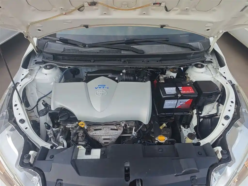 Toyota Yaris L 2015 — фото 20