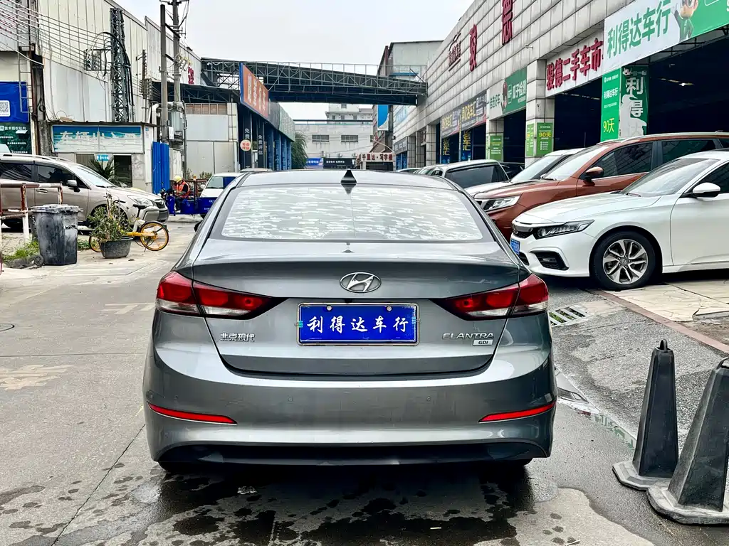 Hyundai Elantra 2018