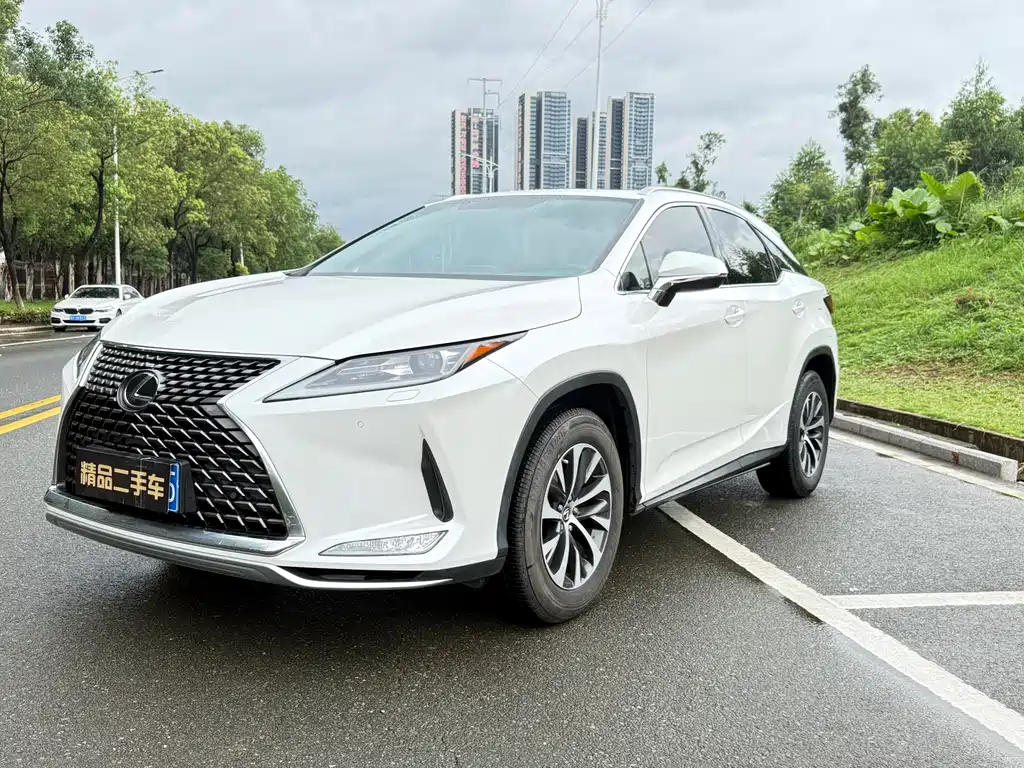 Lexus RX 2021 — фото 1