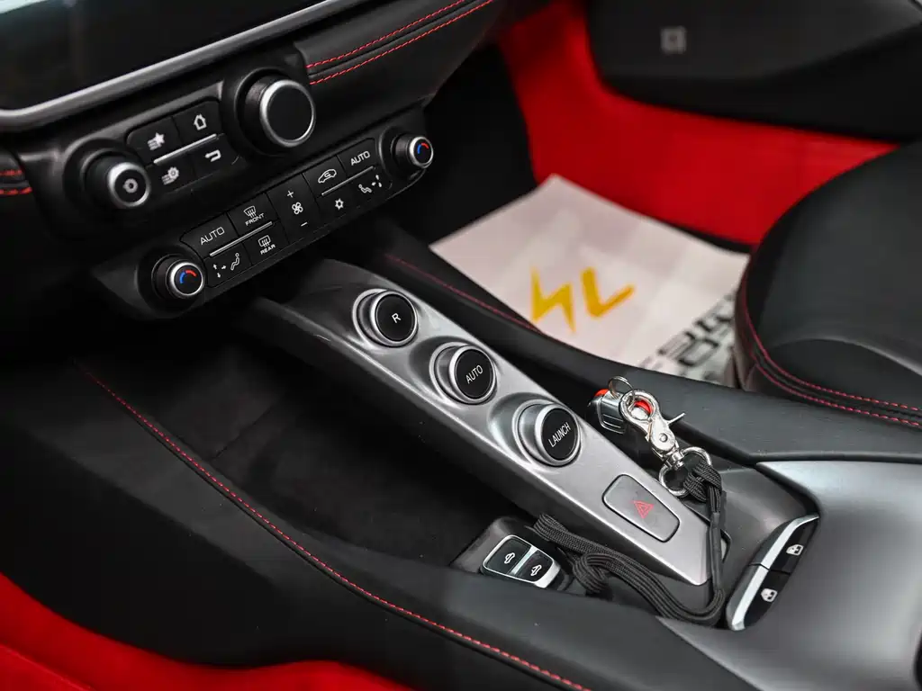 Ferrari Portofino 2019 — фото 10