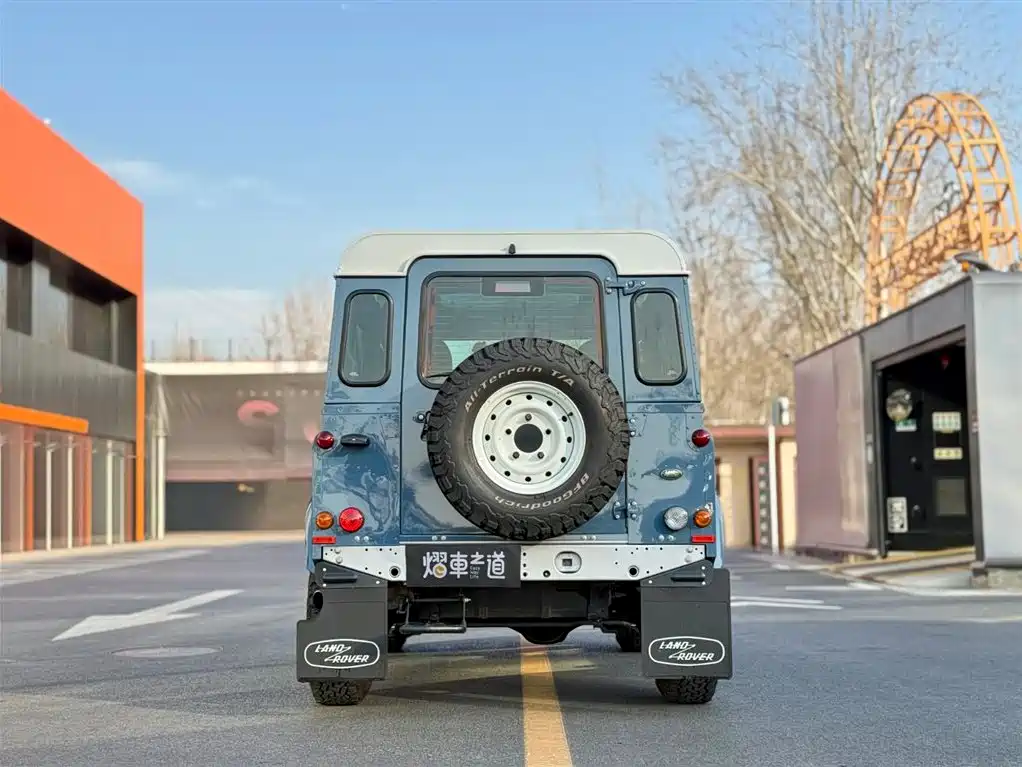 Land Rover Defender 2011 — фото 4
