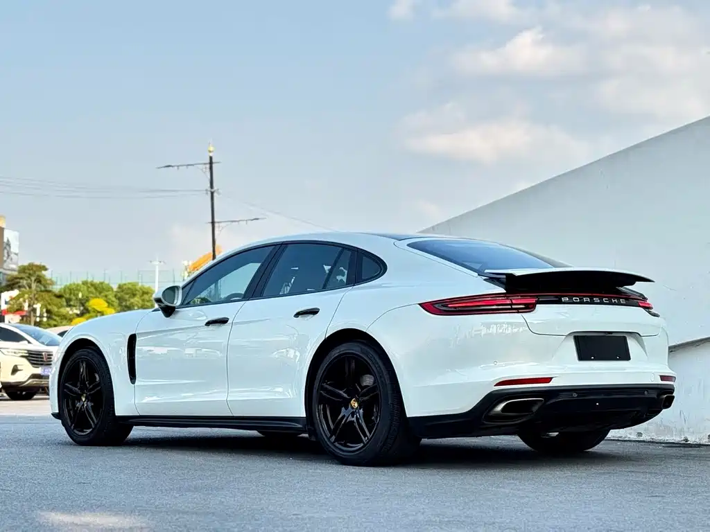 Porsche Panamera 2019 — фото 2
