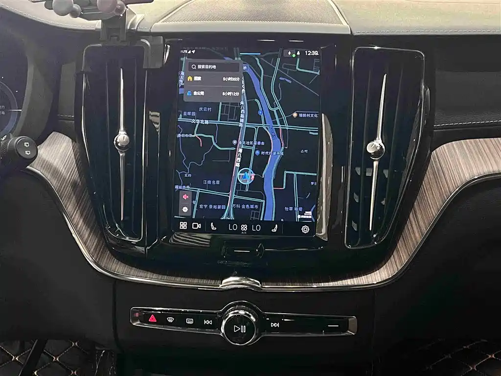 Volvo XC60 PHEV 2023 — фото 15