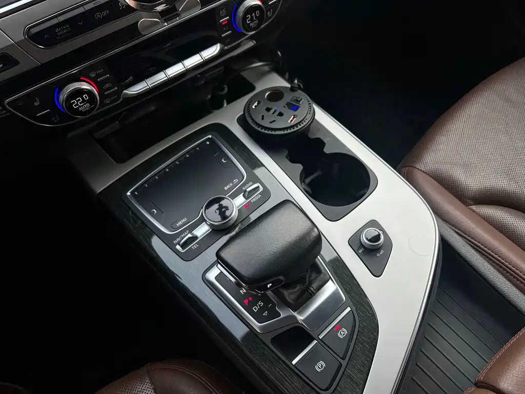 Audi Q7 2017 — фото 16
