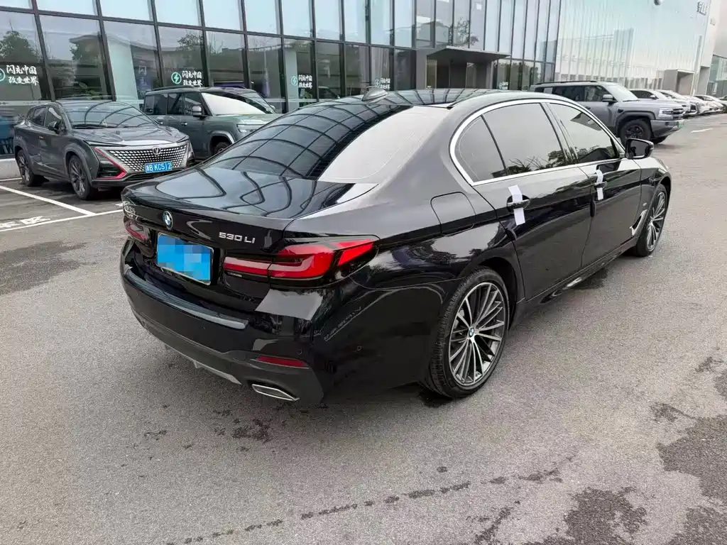 BMW 5 Series 2023 — фото 14