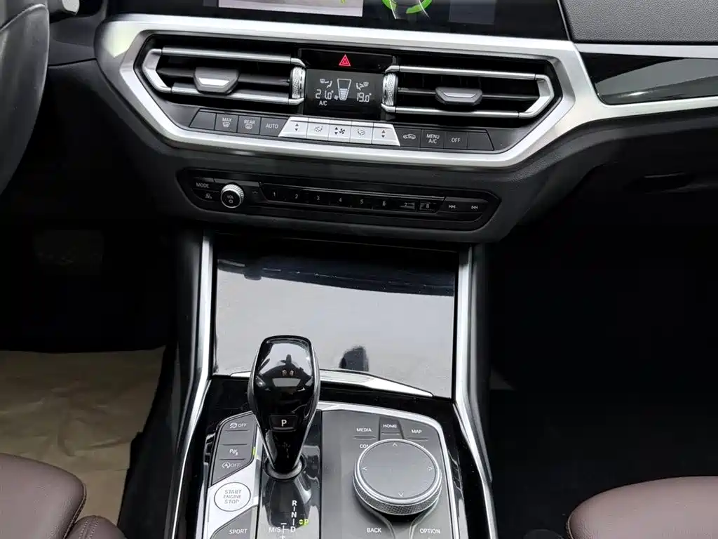 BMW 3 Series 2021 — фото 13