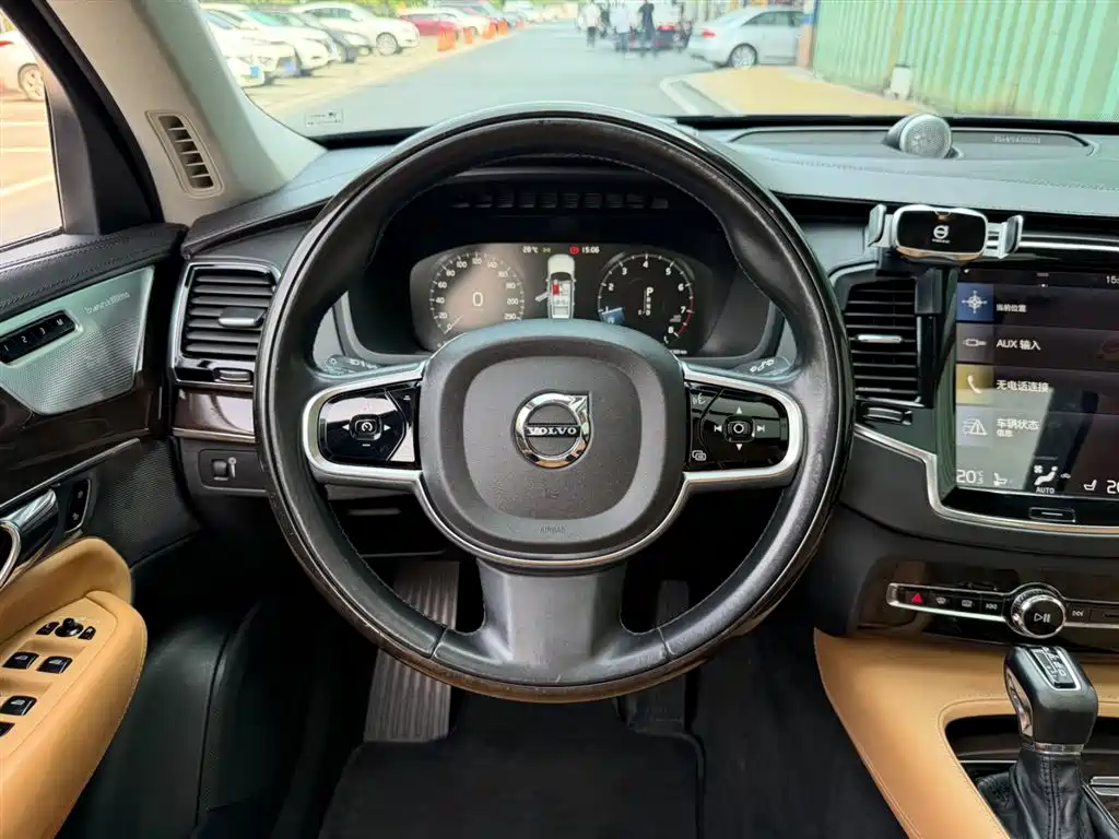 Volvo XC90 2015 — фото 5