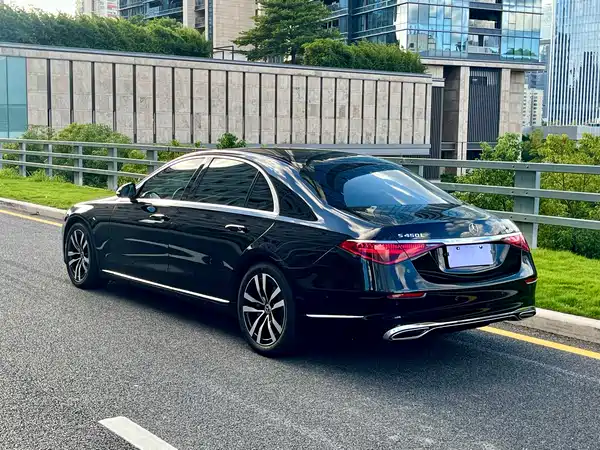 Mercedes-Benz S-Class 2021