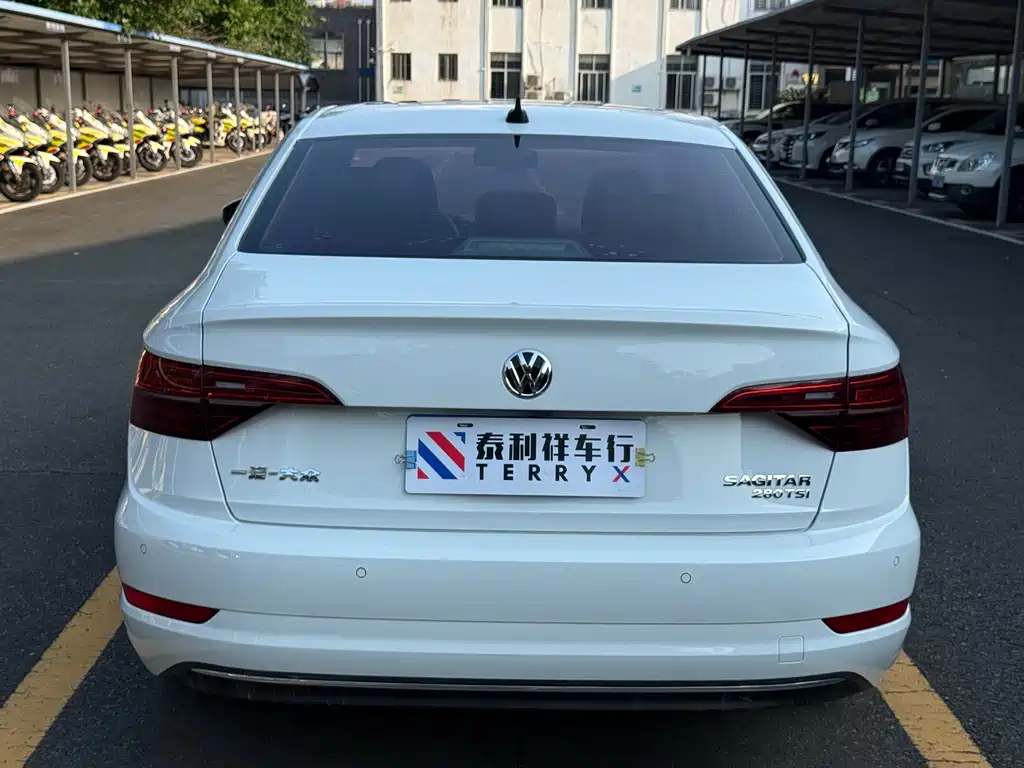 Volkswagen Sagitar 2021