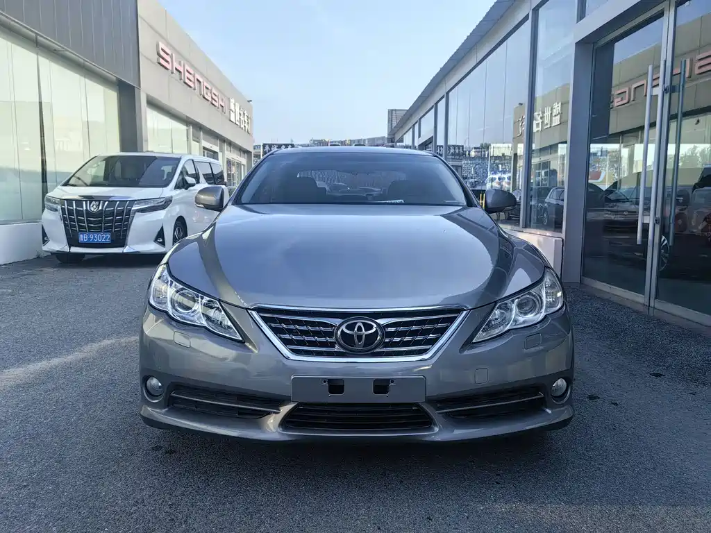 Toyota Reiz 2012