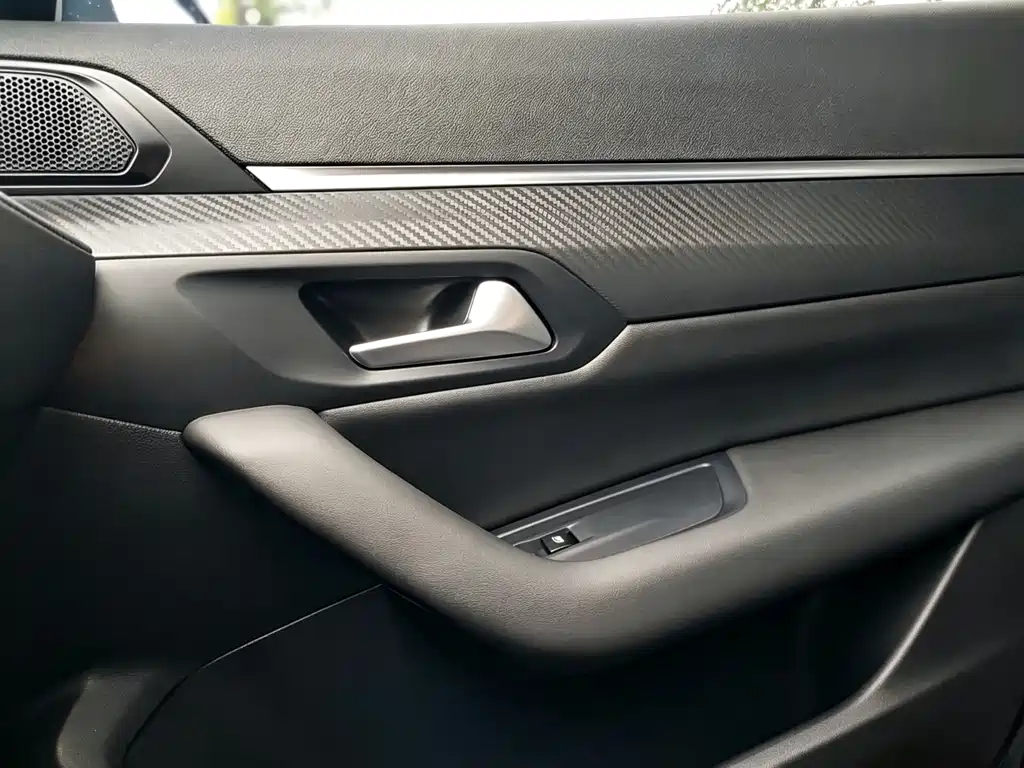 Peugeot 508 2023 — фото 18