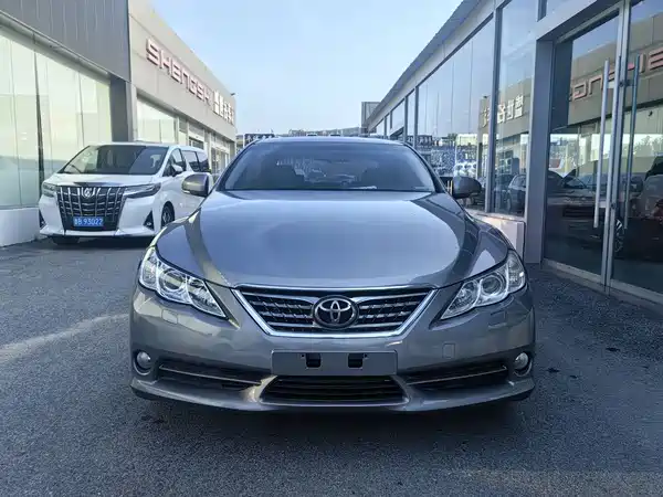 Toyota Reiz 2012