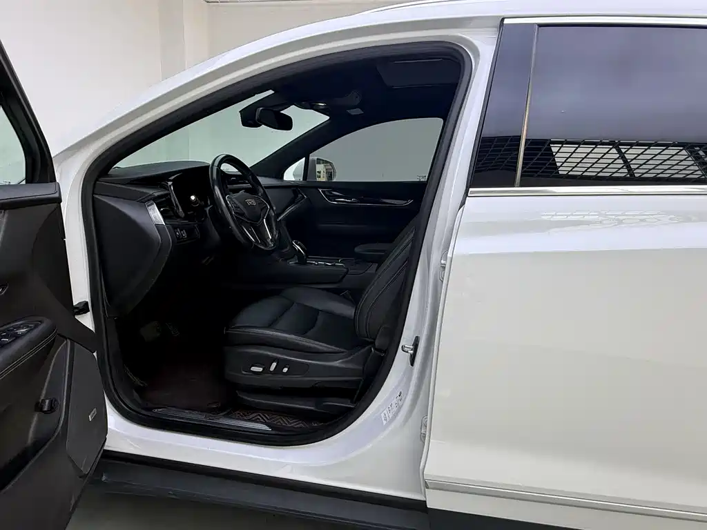 Cadillac XT5 2021 — фото 12