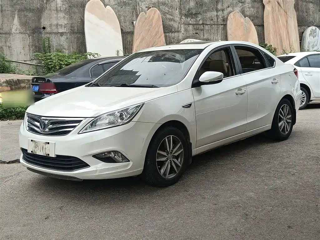 Changan Eado 2015 — фото 2