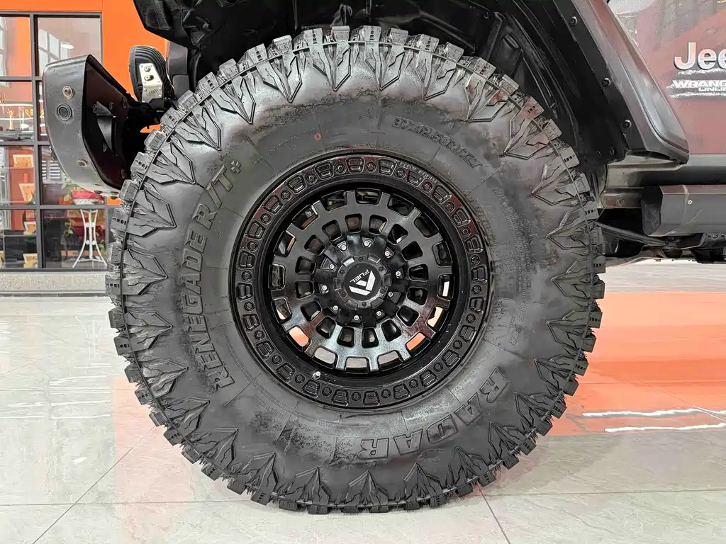 Jeep Wrangler 2021 — фото 21