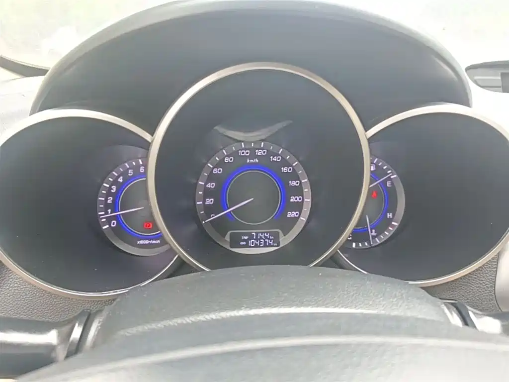 Changan Eado 2015 — фото 12