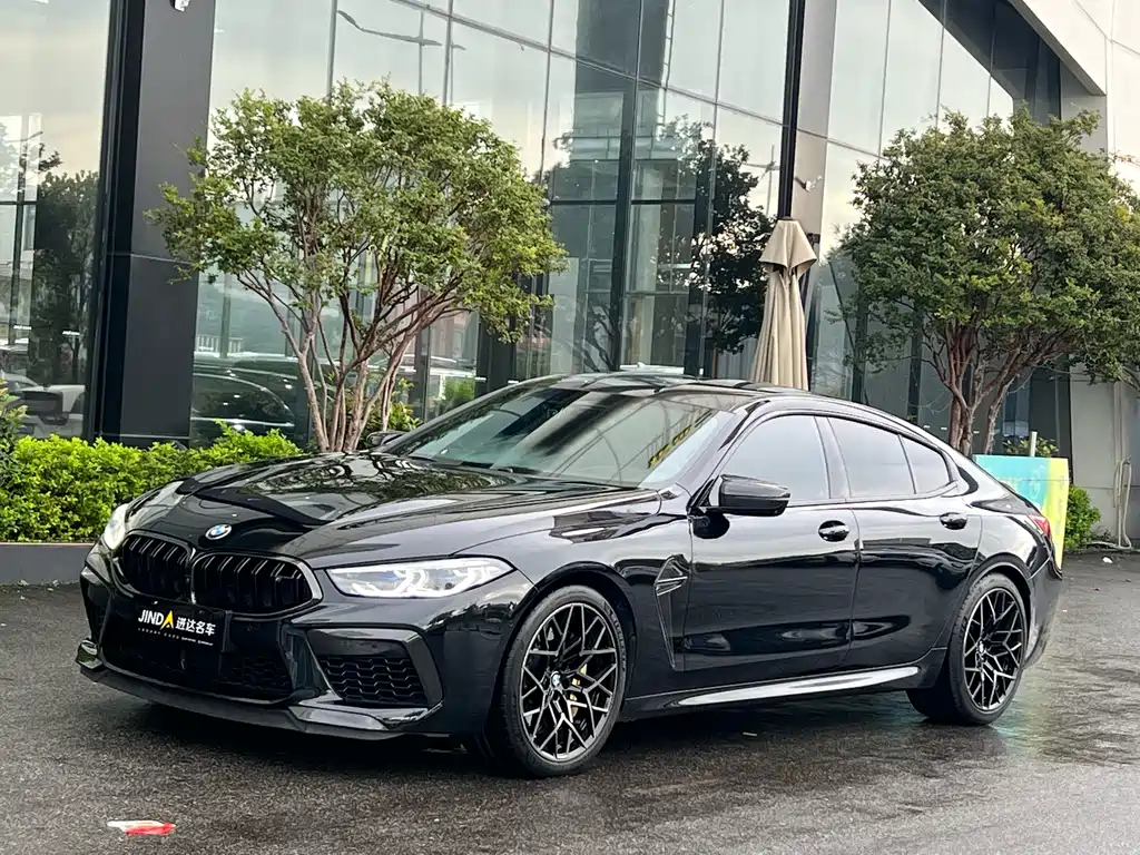 BMW M8 2021