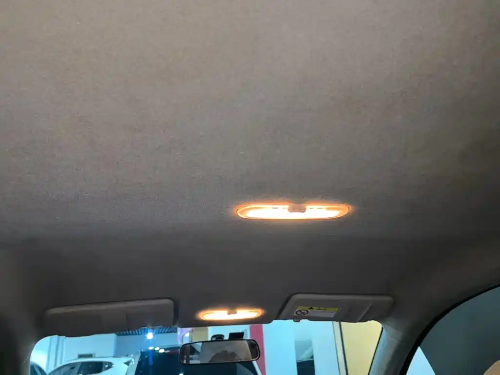 Nissan Sunny 2018 — фото 18