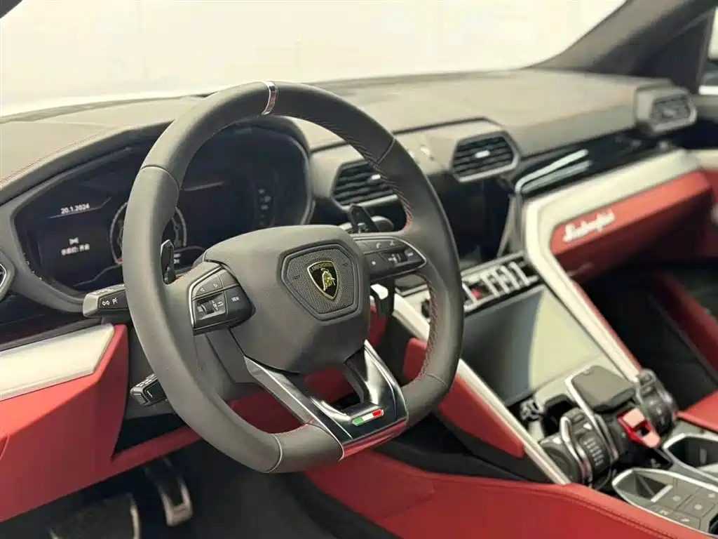 Lamborghini Urus 2024