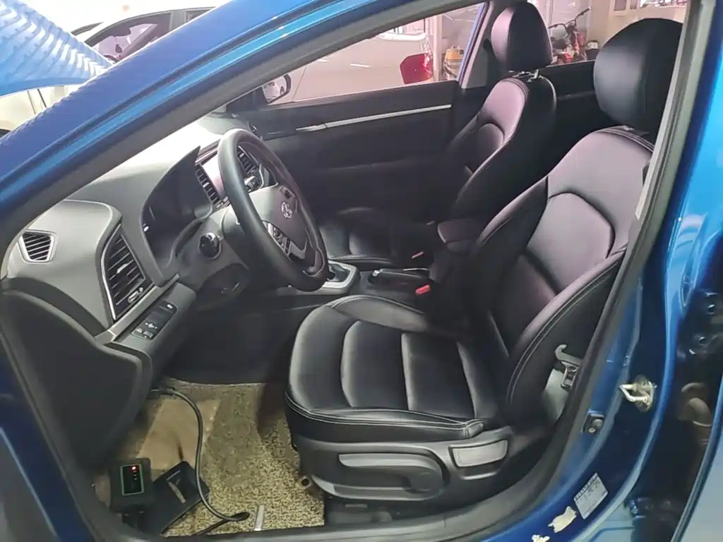 Hyundai Elantra 2018 — фото 15