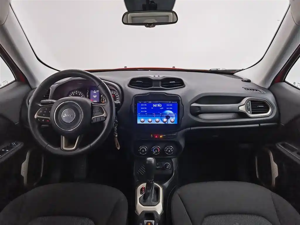 Jeep Renegade 2016 — фото 5