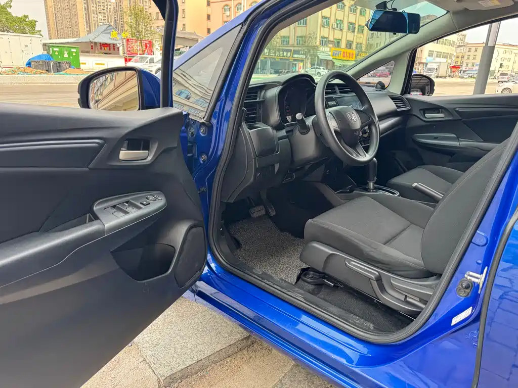 Honda Fit 2018 — фото 13