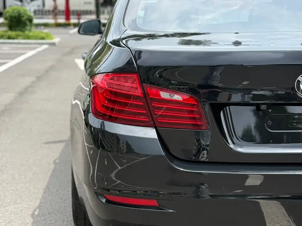 BMW 5 Series 2015 — фото 14