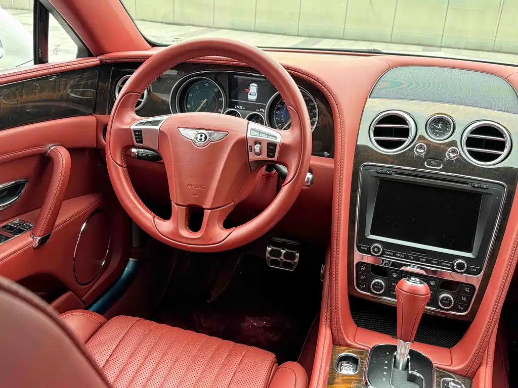 Bentley Flying Spur 2018 — фото 14
