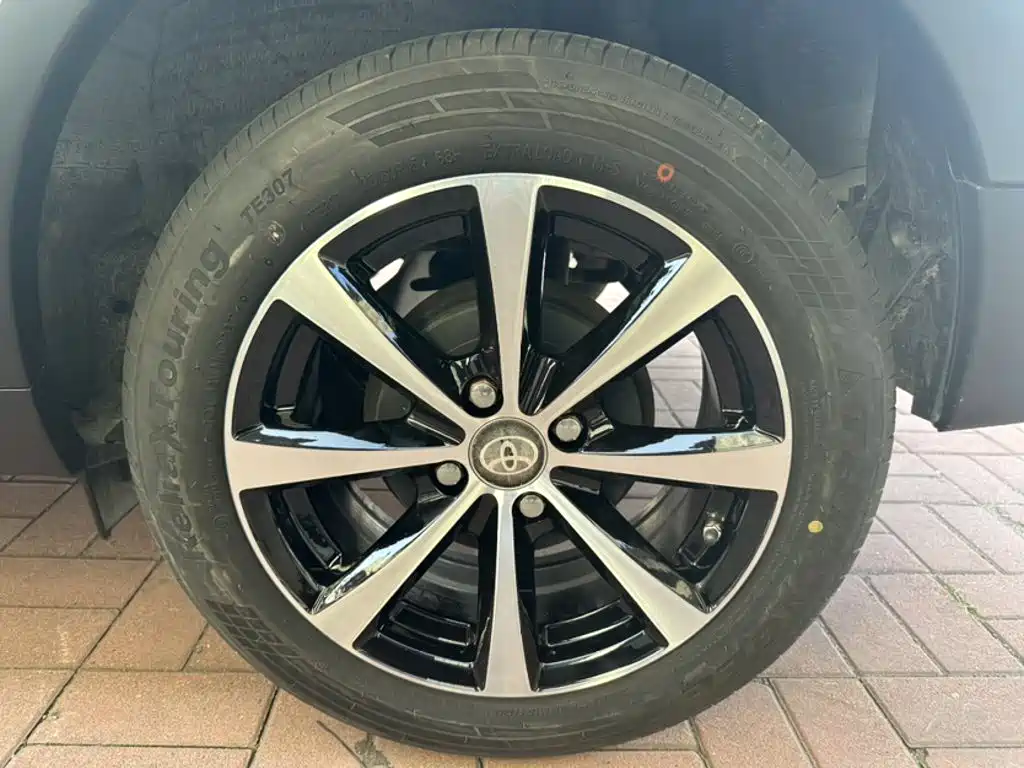 Toyota Yaris L 2022 — фото 23