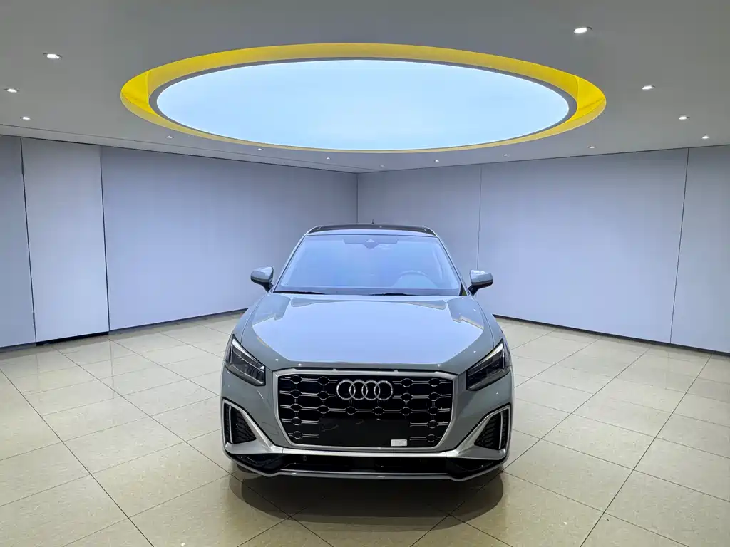 Audi Q2L 2022 — фото 2
