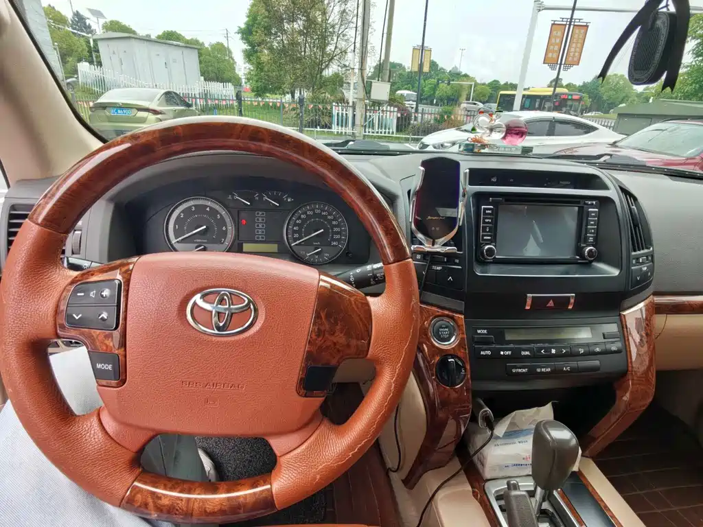 Toyota Land Cruiser 2015 — фото 9