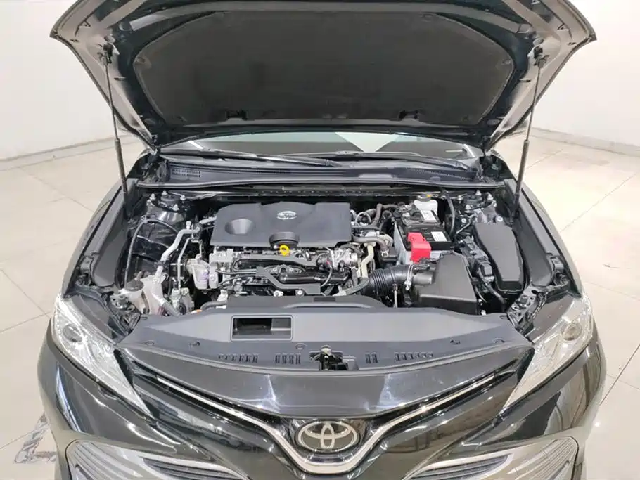 Toyota Camry 2019 — фото 10