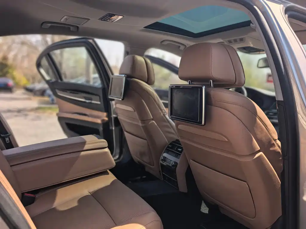 BMW 7 Series 2016 — фото 14