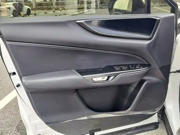 Lexus NX 2024