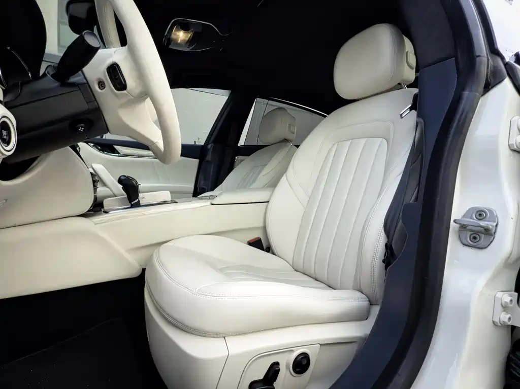 Maserati Quattroporte 2014 — фото 10