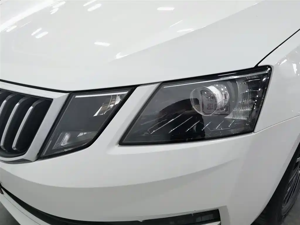 Skoda Octavia 2020 — фото 7
