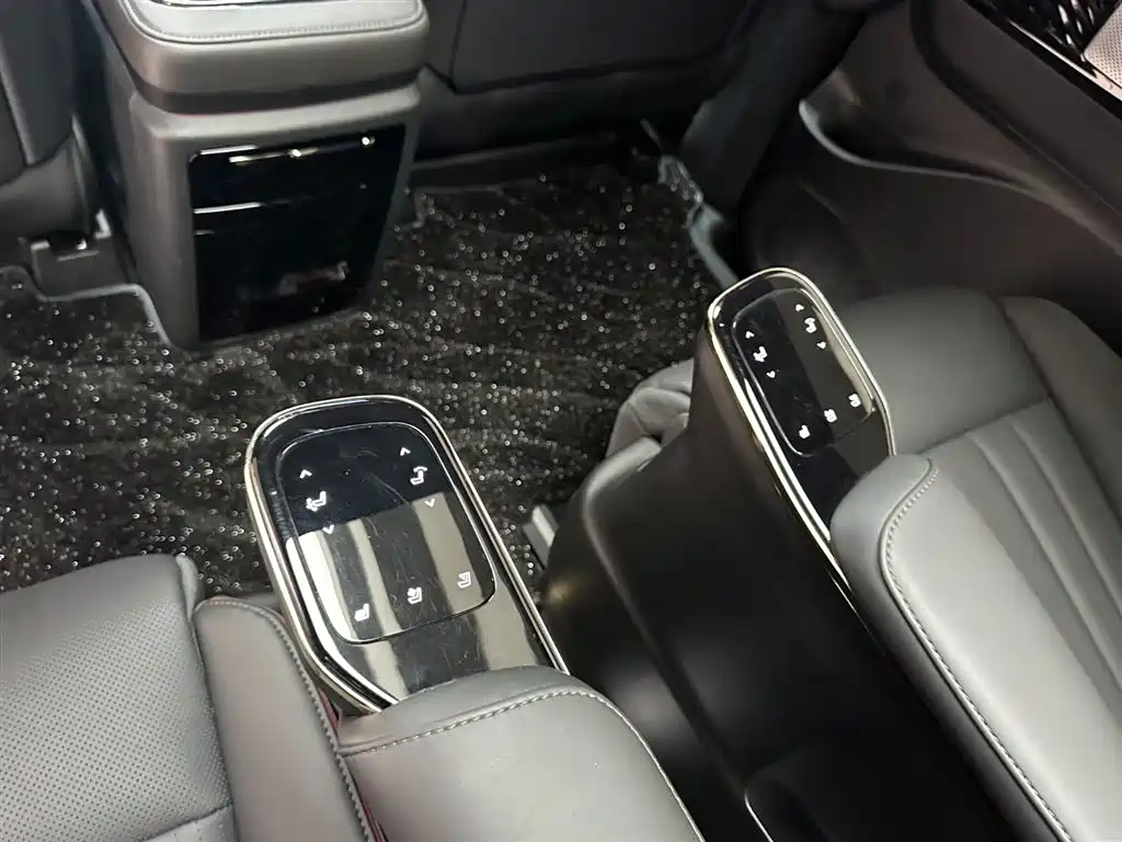 GAC Motor Trumpchi M8 2025 — фото 16