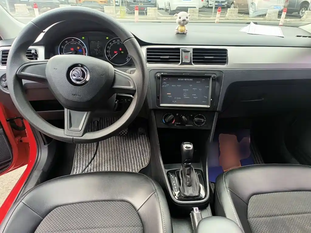 Skoda Rapid Spaceback 2016 — фото 10
