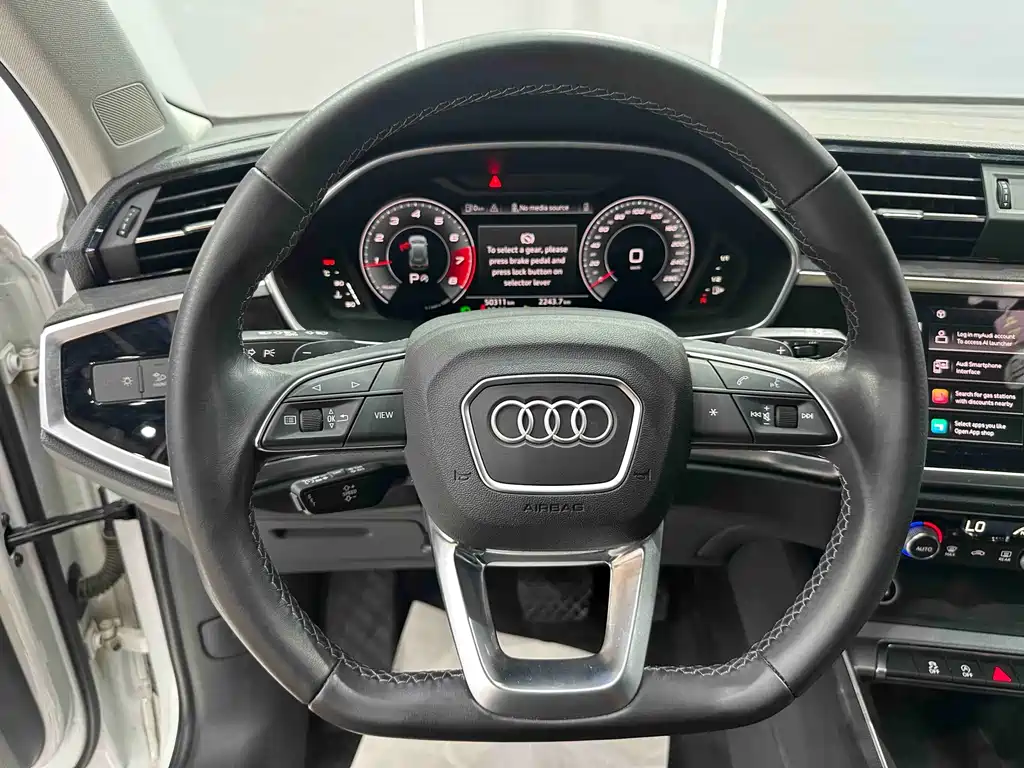 Audi Q3 2022 — фото 11