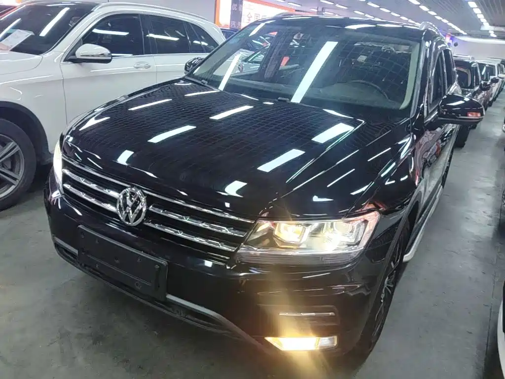 Volkswagen Tiguan L 2019 — фото 1