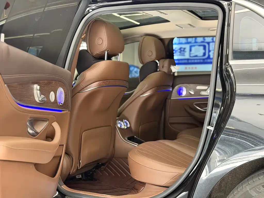 Mercedes-Benz E-Class 2021