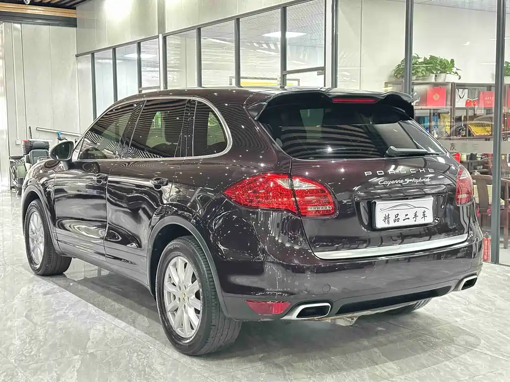 Porsche Cayenne 2012 — фото 6