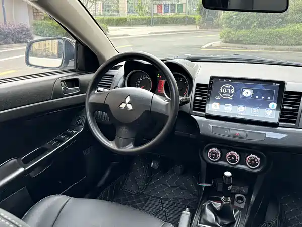 Mitsubishi Lancer EX 2012