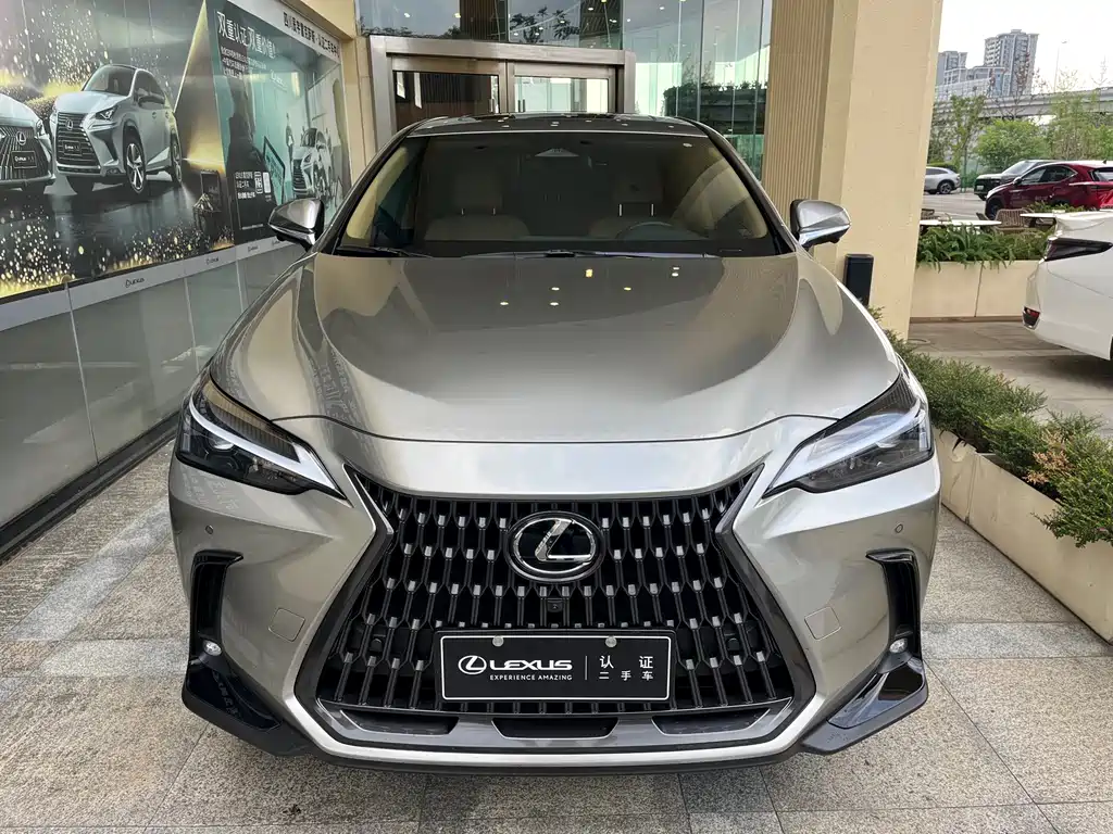 Lexus NX 2023