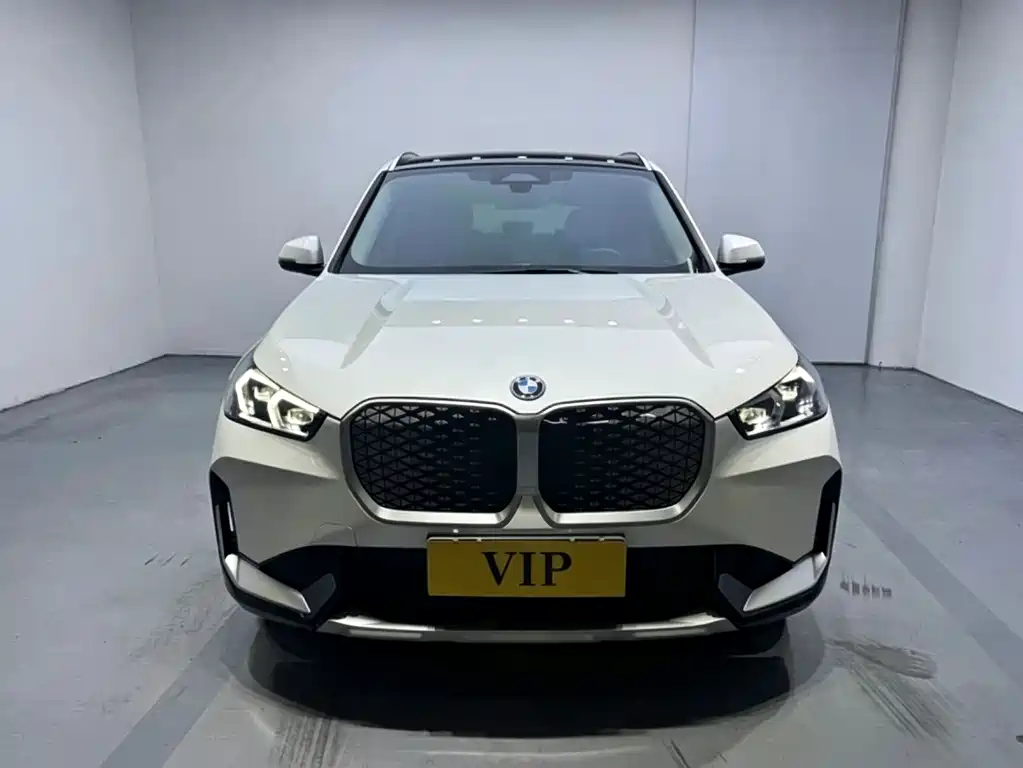 BMW iX1 2026