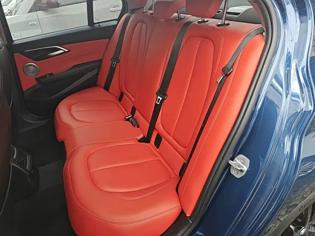 BMW 1 Series 2021 — фото 17